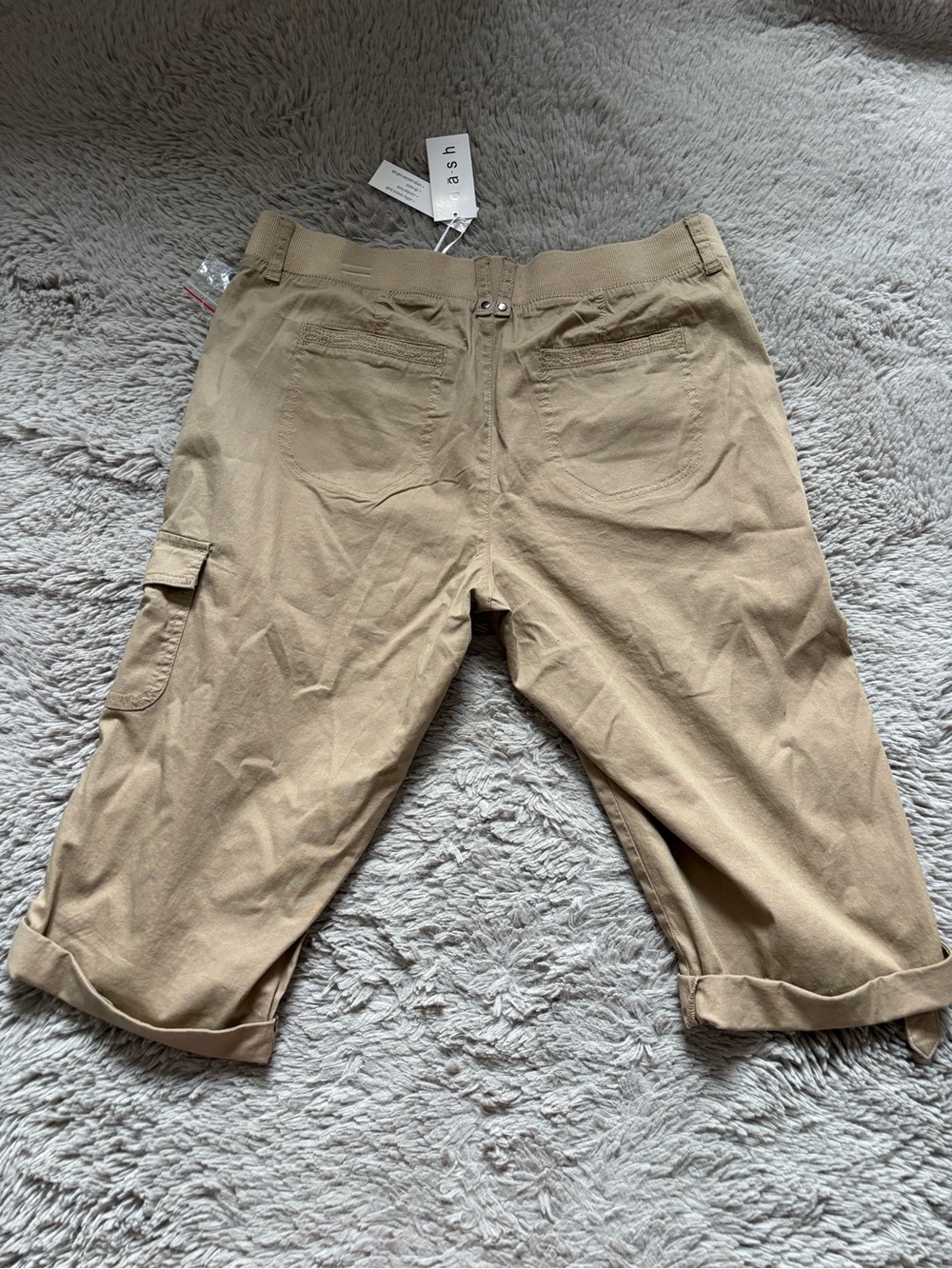 NWT Dash Khaki Cargo Capris size Large - Picture 8 of 8